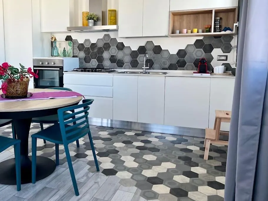 Rosalia Homestay - Levante Apartment Cinisi 0*,  Itália